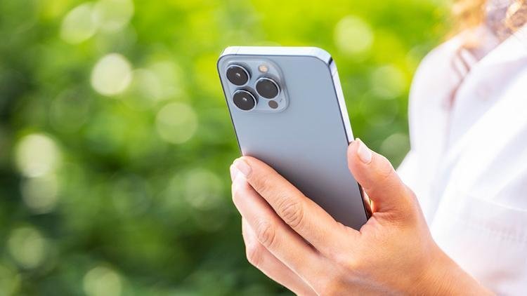 Apple’a Çin’den kötü haber! iPhone satışları sert düştü