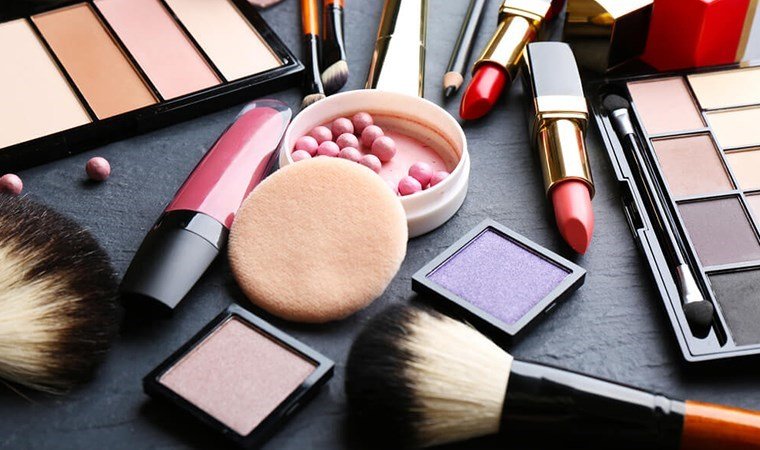 Dermatoloji uzmanından ‘cilt bariyeri’ uyarısı: Makyaj yapmadan bir daha düşünün…