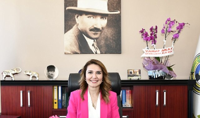 Malkara Belediyesi´nde yeni dönem idari yapısı ile ilgili Belediye Başkanı Nergiz Karaağaçlı Öztürk hizmet ve kalite odaklı belediyecilik için 05 Nisan 2024 Cuma günü Belediye Başkan Yardımcıları ile bir araya geldi