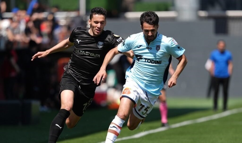 Nefes kesen mücadelede kazanan Başakşehir!