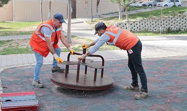 Nevşehir Belediyesi’nin yüzlerce personel ve onlarca iş makinesinden oluşan ekipleri bugün Mehmet Akif Ersoy Mahallesi ve Bekdik Mahallesi’ndeydi.