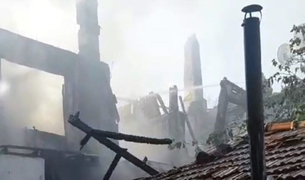 Başkent’te 4 eski Ankara evi yangında kullanılamaz hale geldi