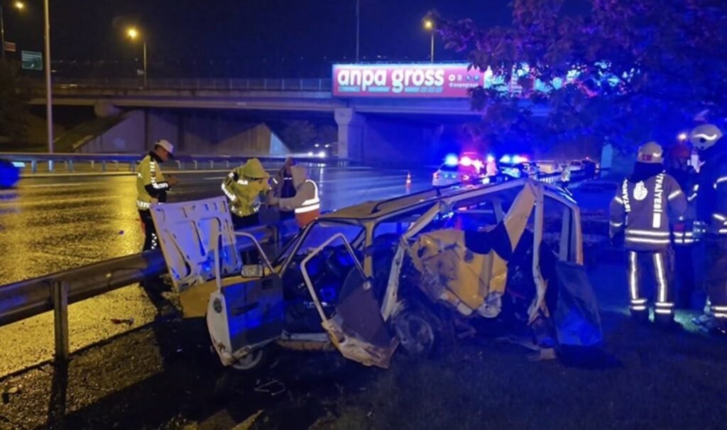 Beykoz’da, otomobile arkadan çarpan aracın sürücüsü 2.84 promil alkollü çıktı: 2 ağır yaralı