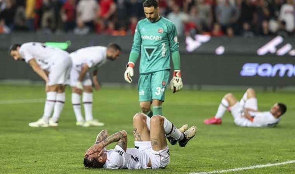 Bir veda daha belli oldu! Fatih Karagümrük Süper Lig’den düşen ikinci takım oldu!