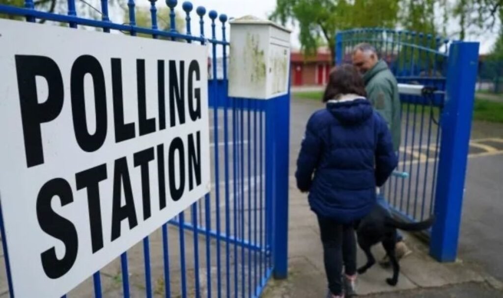 İngiltere’deki yerel seçimlerde oy verme işlemi başladı