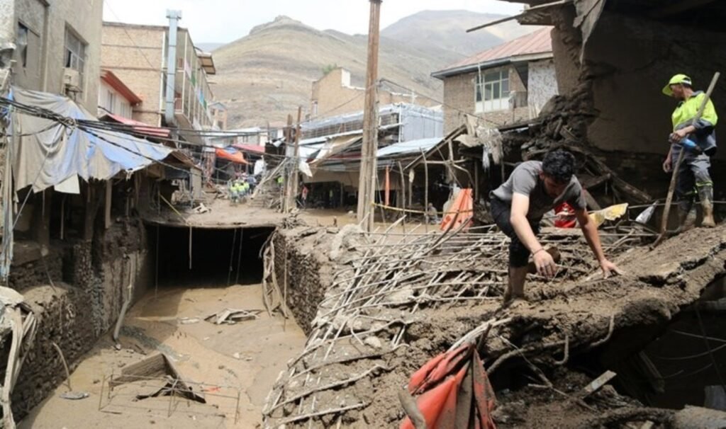 İran’da yaşanan sel ve fırtınalarda acı bilanço