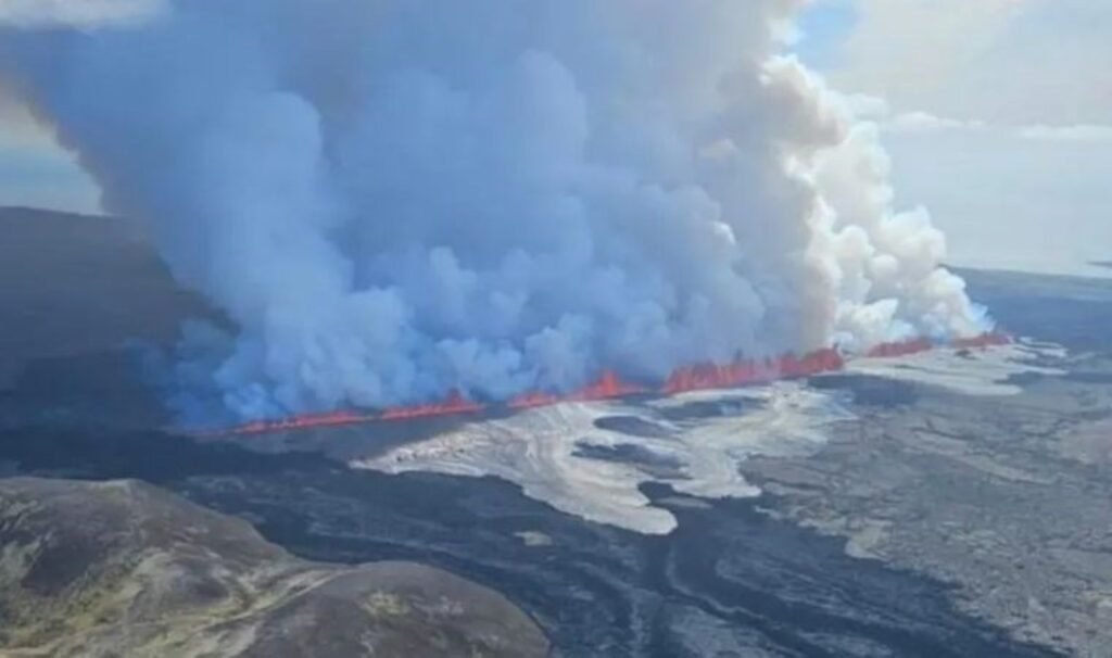 İzlanda’da 2.5 kilometre uzunluğunda bir volkanik yarık oluştu