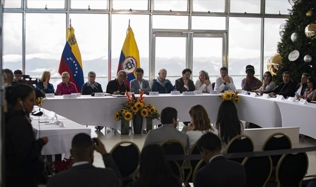 Kolombiya’da barış müzakereleri: İlk madde imzalandı