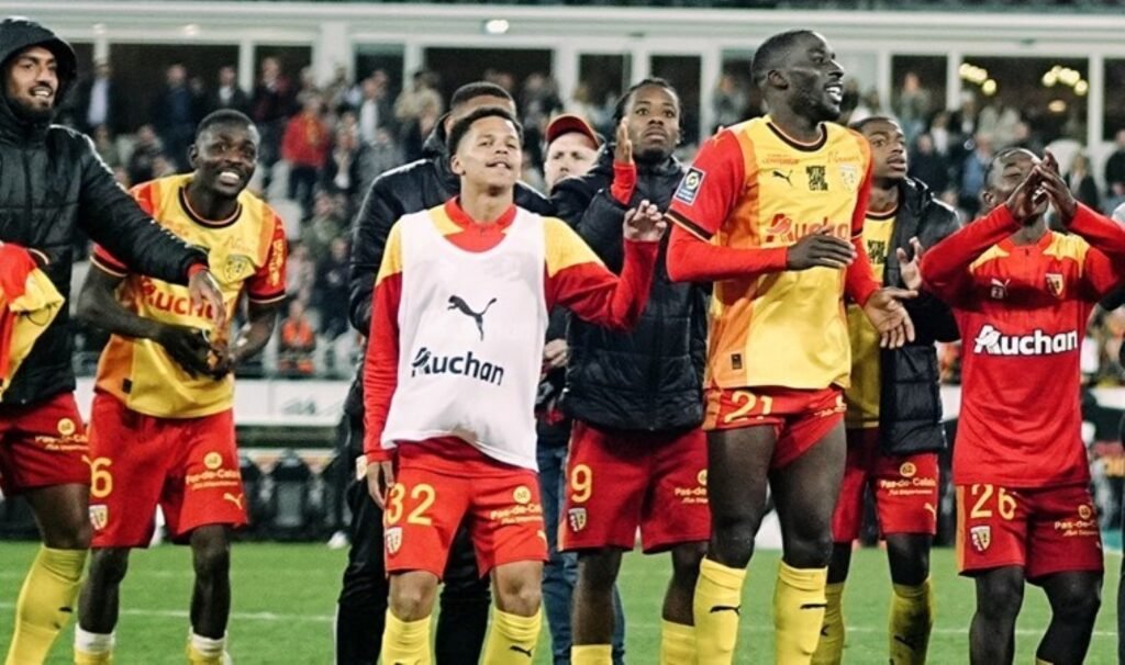 Lens sahasında Lorient’i rahat geçti