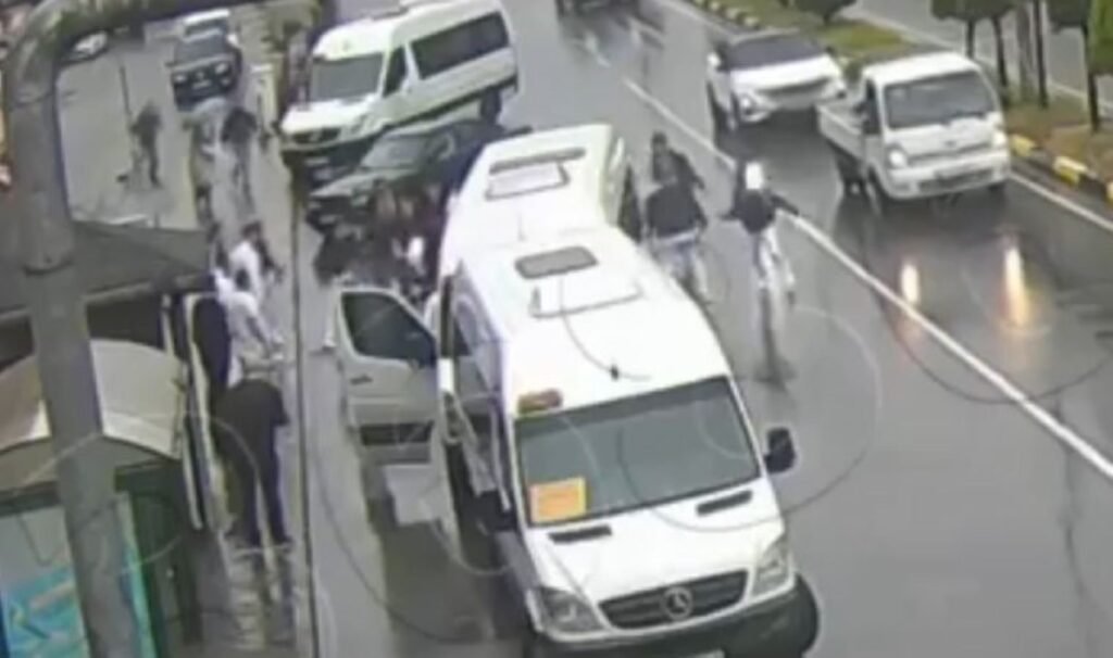 Minibüsçüler öğrencilere saldırmıştı… MOBESE görüntüleri ortaya çıktı!