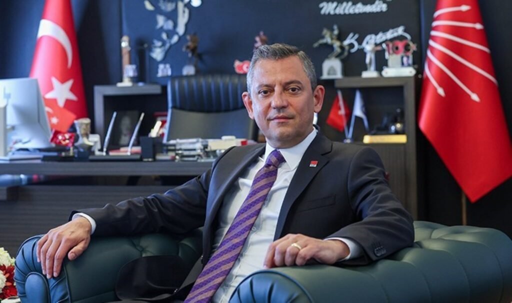 Özgür Özel’den CHP’nin eski genel başkanlarına telefon: Gündem ‘Erdoğan görüşmesi…’