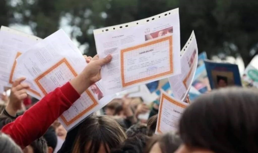 20 milyonu aşkın öğrenci yarın karne heyecanı yaşayacak