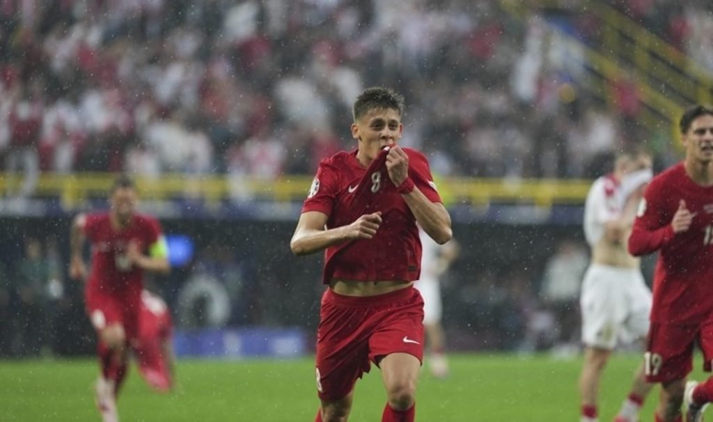 A Milli Takım kampına sürpriz ziyaret: ‘Arda Güler’in farkı belli oluyor’