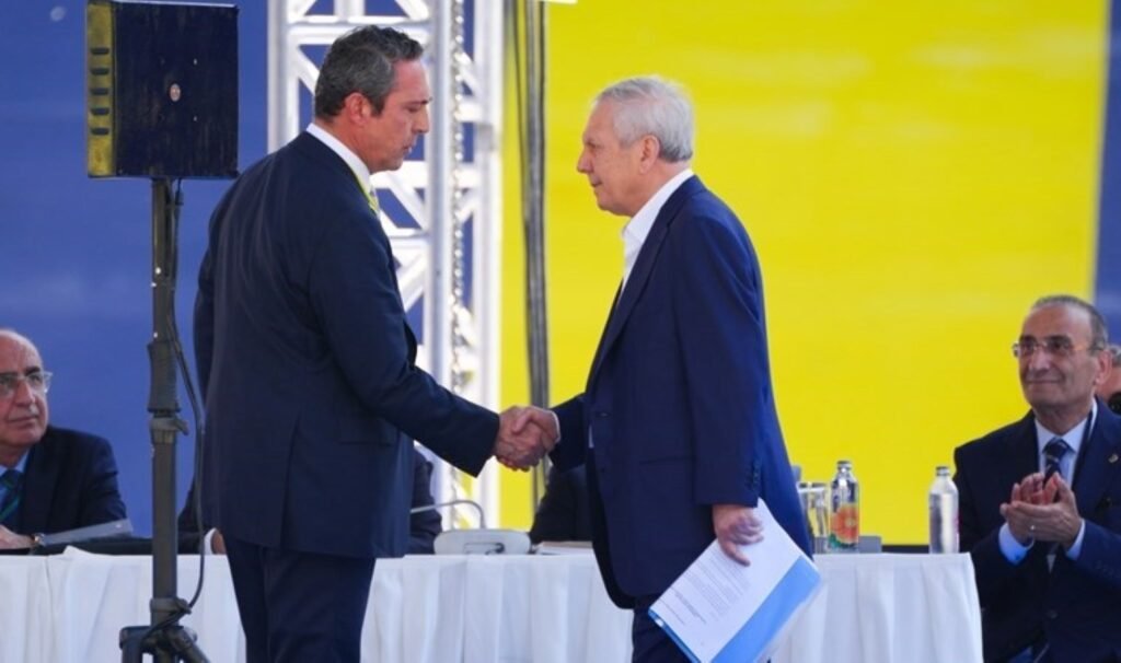 Fenerbahçe’de seçim günü: Ali Koç ve Aziz Yıldırım başkanlık için yarışacak!