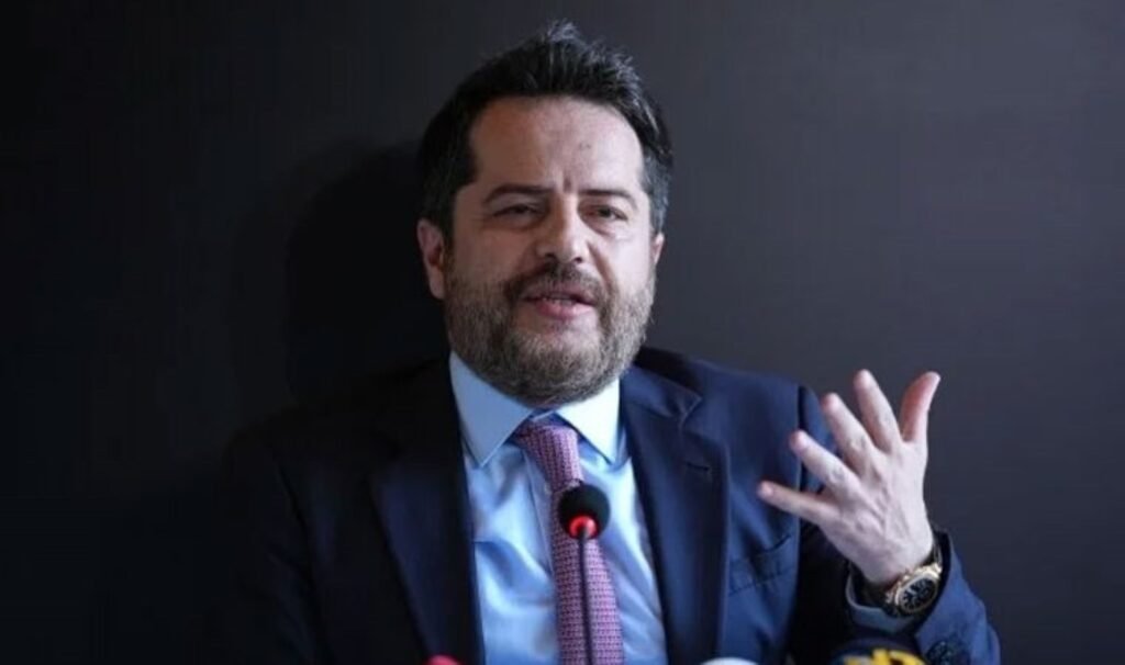 Galatasaray, Erden Timur’un ayrılığını KAP’a bildirdi