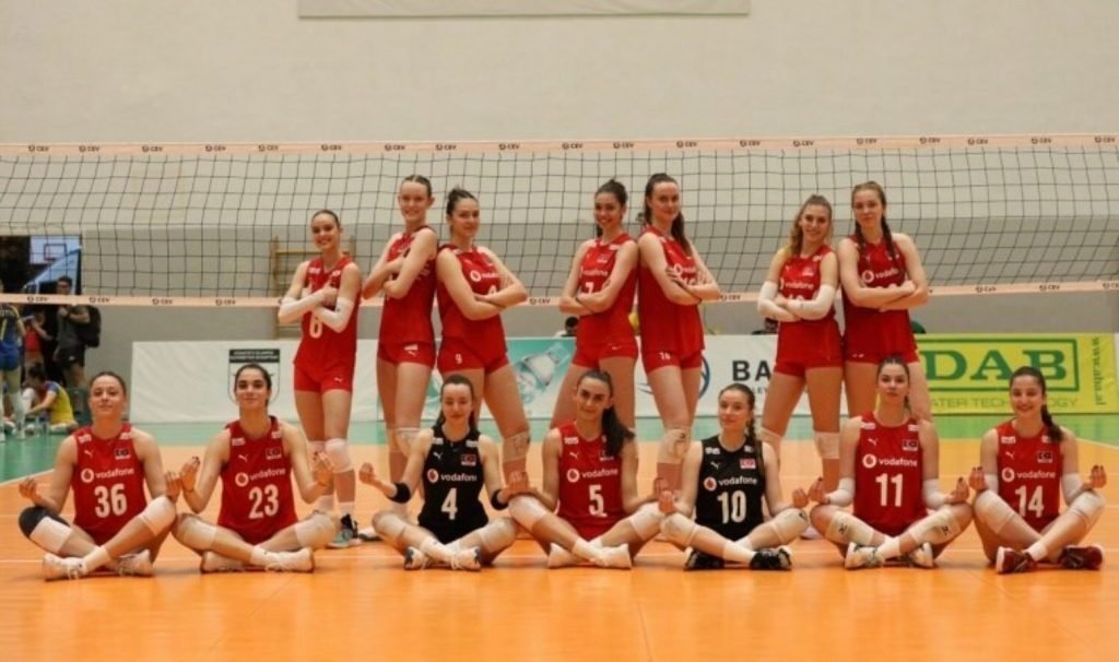 Genç milliler Balkan Şampiyonası’nda finale çıktı!