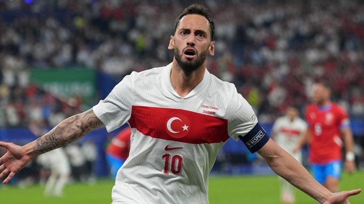 Hakan Çalhanoğlu’nun golü, en iyi gole aday!