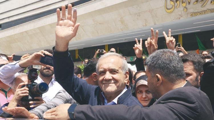 İranlılar sandığa gitti