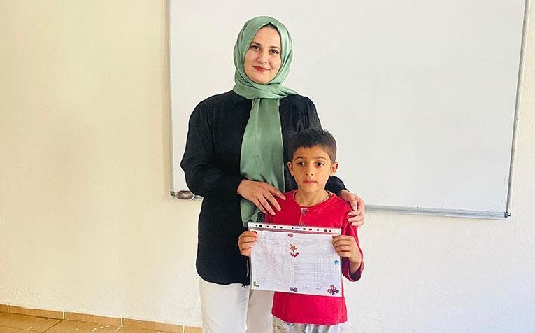 Okulun tek öğrencisi karne heyecanı yaşadı