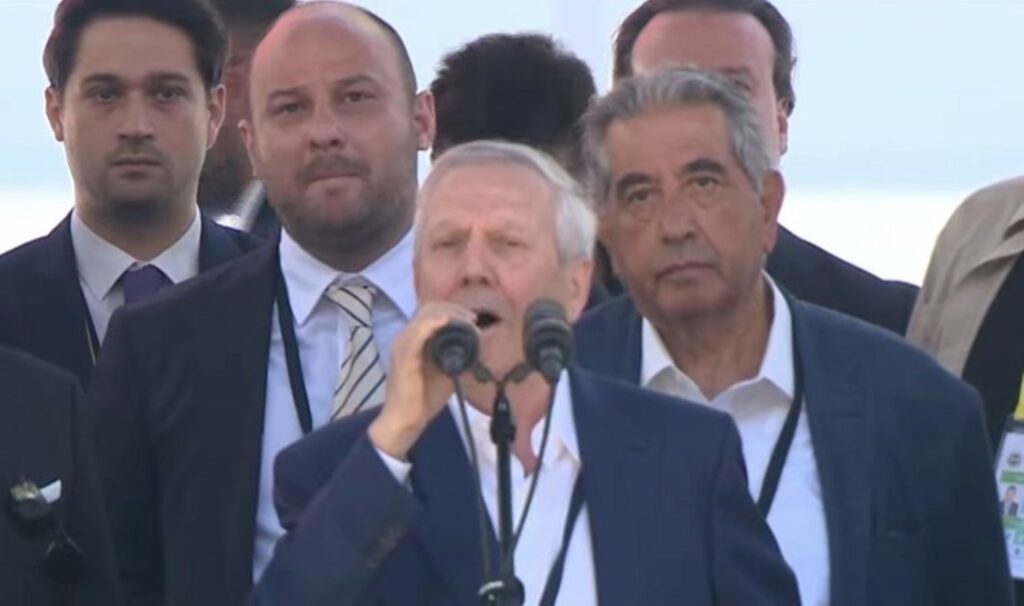 Son Dakika: Fenerbahçe seçiminde gerginlik: Aziz Yıldırım kongreyi terk etti!