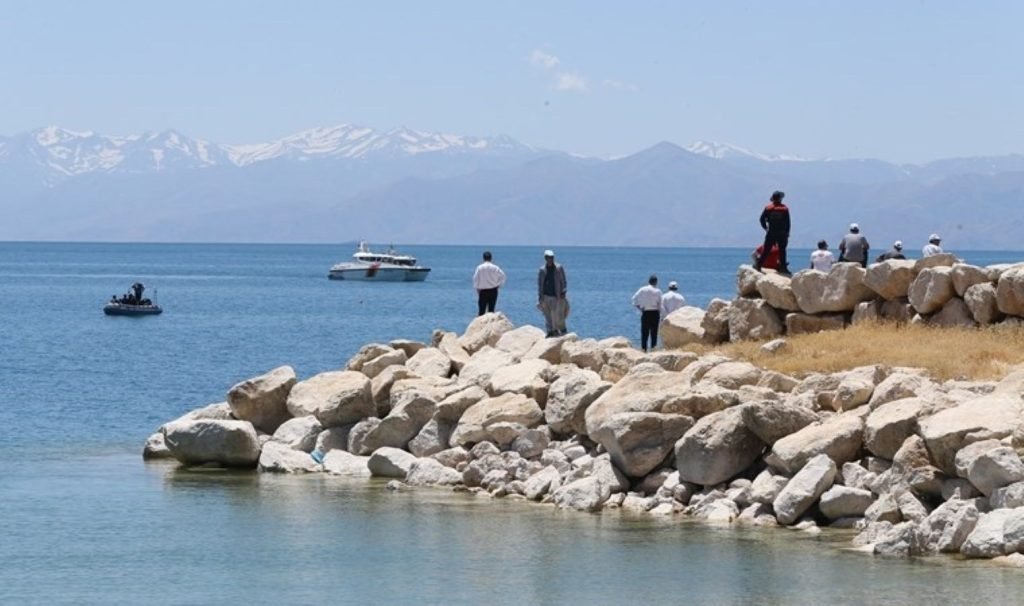 Van Gölü’nde kayboldu… Arama çalışmaları sürüyor!