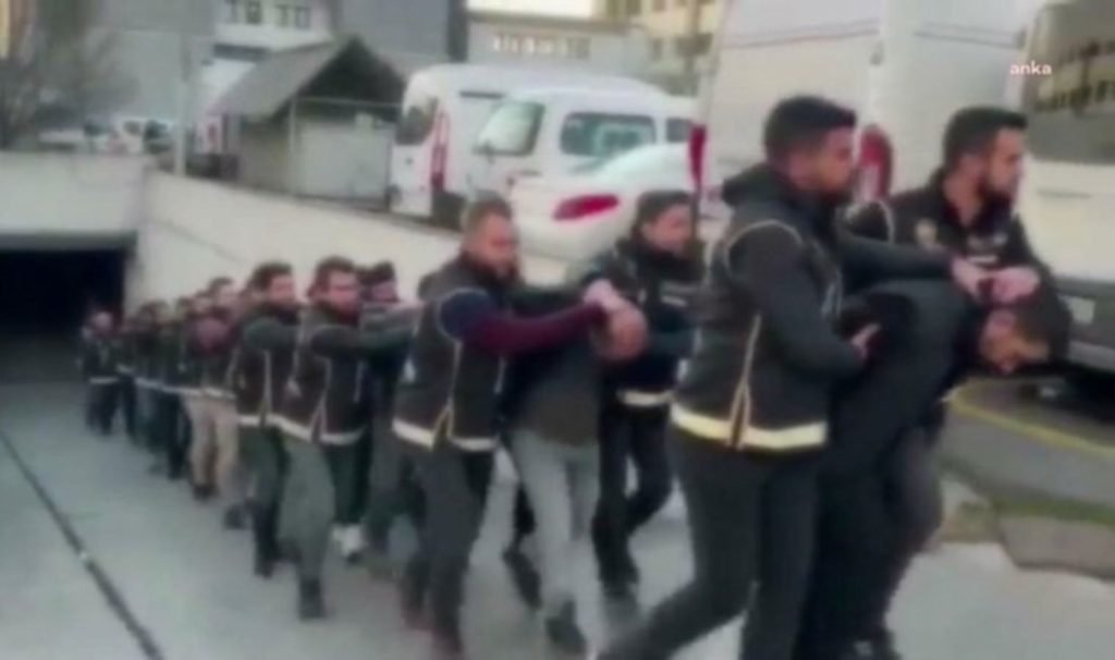 29 ilde ‘Sibergöz-49’ operasyonu: Hesaplarında 3 milyar 750 milyon TL işlem hacmi bulunan 110 şüpheli yakalandı