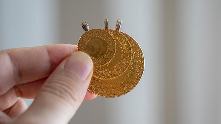 Altın yeni rekor denemesi yapmaya çalışıyor