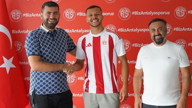 Antalyaspor’dan stopere Thalisson takviyesi!