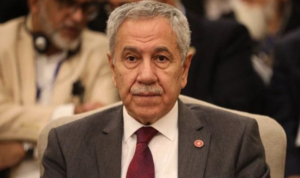 Bülent Arınç Hakkari’de: Çiçeklerin açtığı, huzurun hakim olduğu günleri yaşıyoruz