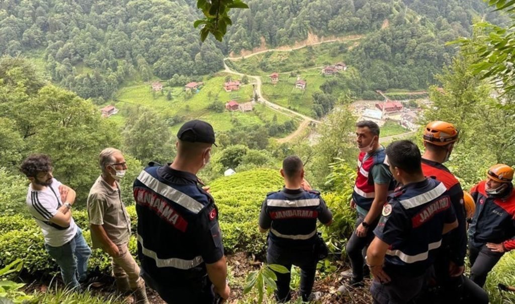 Çay bahçesinde erkek cesedi bulundu