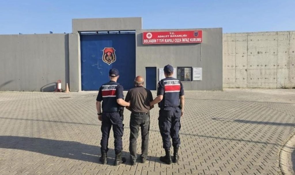 Dolandırıcılıktan aranıyordu: Yakalandı