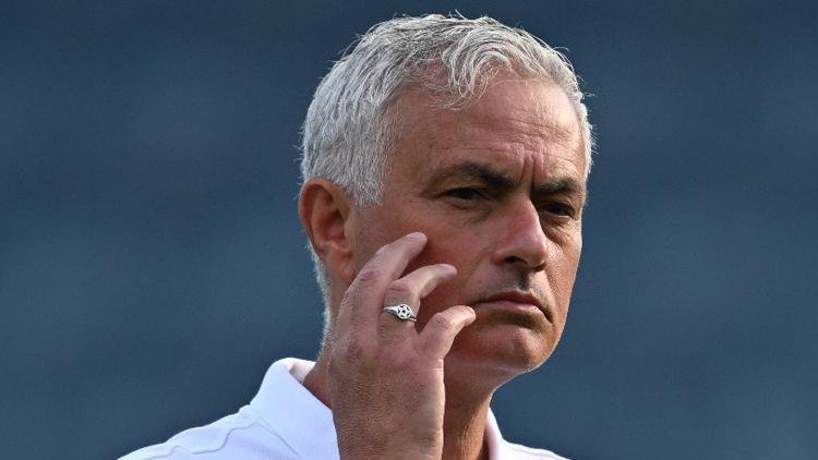 Fenerbahçe’de Jose Mourinho çıtayı yükseltti: İlk hedef Şampiyonlar Ligi! Bütün kupalarda var olacağız