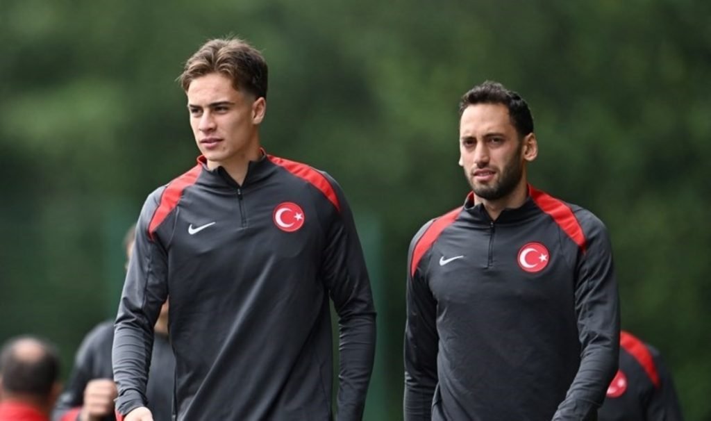 Hakan Çalhanoğlu’ndan Kenan Yıldız paylaşımı: ‘Gururumuz’