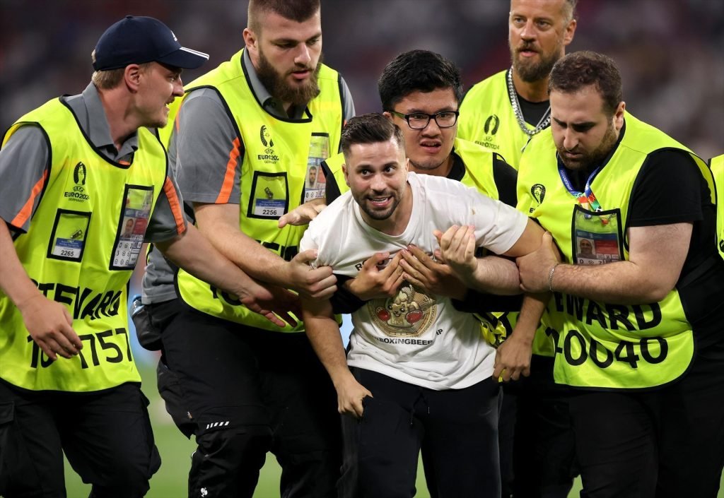 İspanya – Fransa maçında ekranlara yansımayan görüntüler