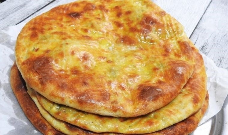 Kahvaltı sofralarına çok yakışan enfes lezzet: Osetya çöreği tarifi…