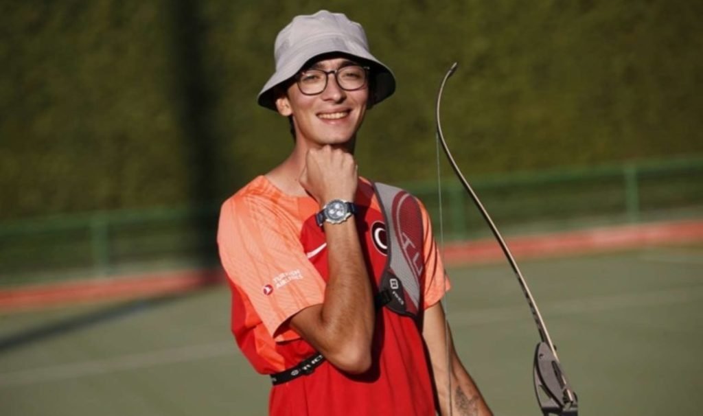 Mete Gazoz, Paris’te sahne alıyor