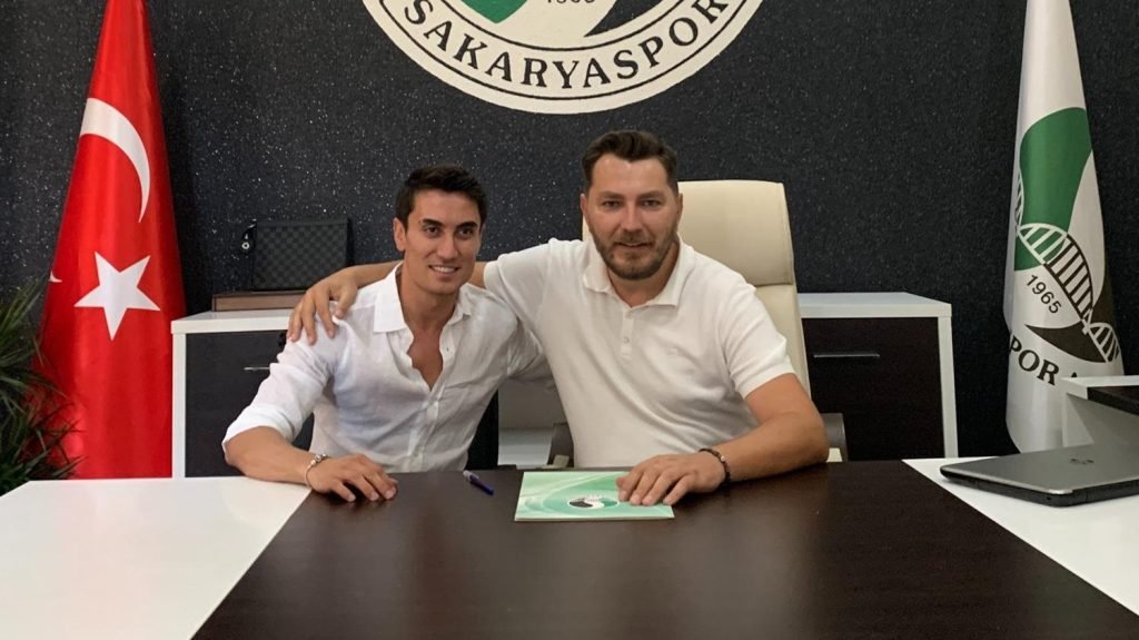 Transferin hızlı takımı Sakaryaspor’dan bir imza daha