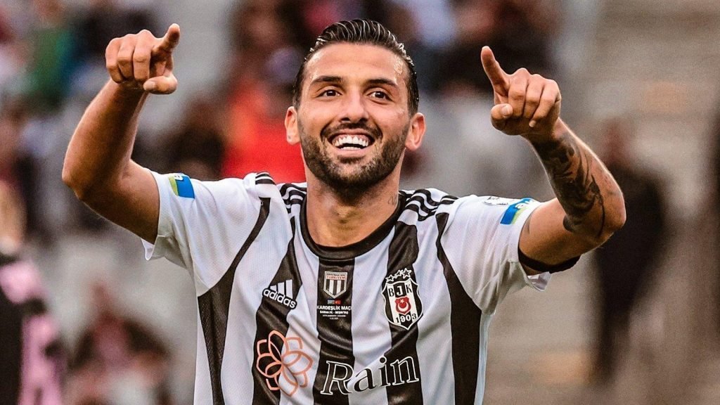 Umut Meraş, Beşiktaş’a veda etti! “Kalbimde olacaksınız…”