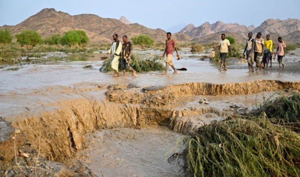 ’20 köy tamamen yok oldu…’ Sudan’ın doğusunda barajın çökmesi sonucu meydana gelen selde 30 kişi öldü