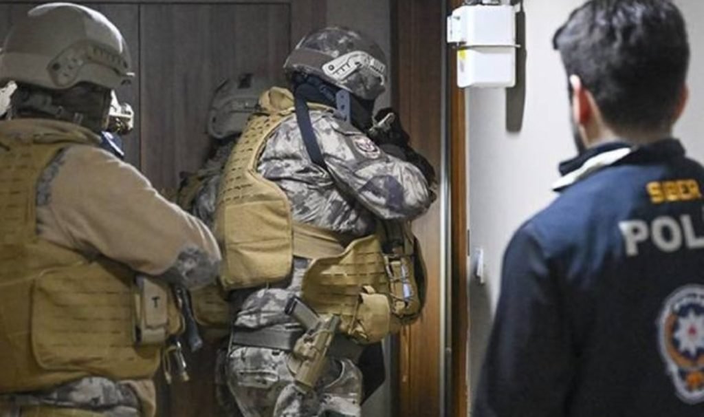 Bakan Ali Yerlikaya duyurdu… 23 vilayette ‘Siberağ-3 operasyonu: Onlarca kuşkulu yakalandı!