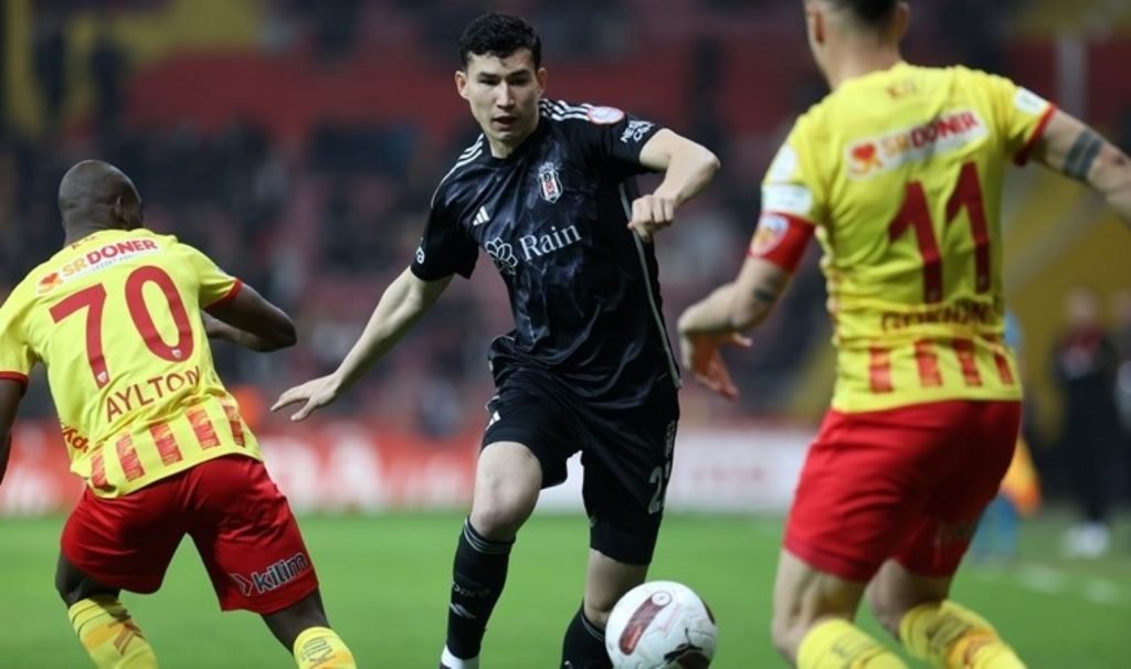 Beşiktaşlı Bakhtiyor Zaynutdinov’dan Rus kulüplerine ret yanıtı!