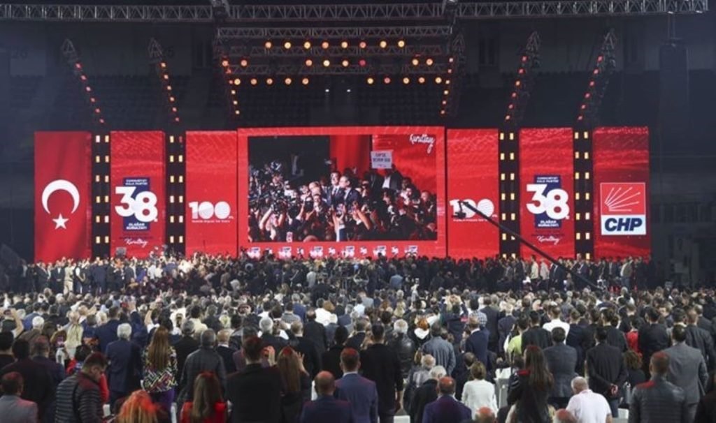 CHP tüzük kurultayına gidiyor: ‘Ön seçim’, ‘dönem sınırı’ ve ‘eşit temsil talepleri öne çıkacak