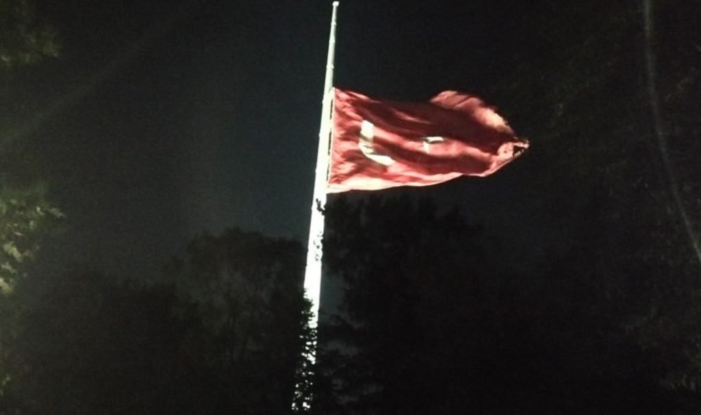 Erdoğan’ın kararıyla İsmail Heniyye için Türk bayrakları yarıya indirildi