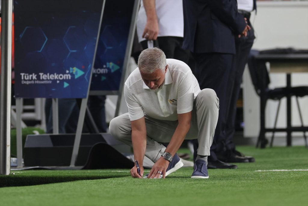 Fenerbahçe – Adana Demirspor maçından ekranlara yansımayanlar