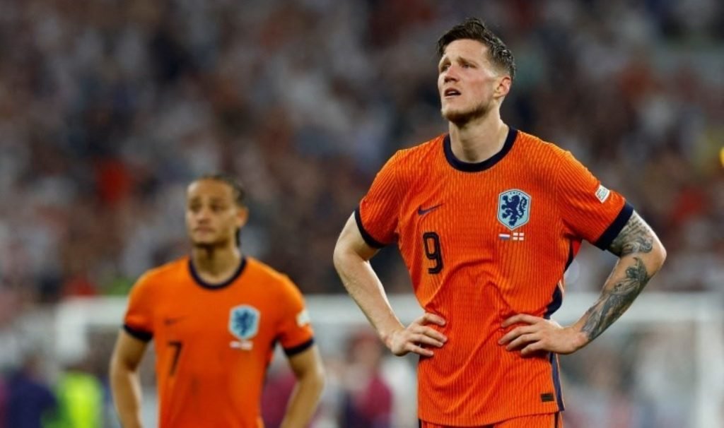 İsmi Trabzonspor ile anılıyordu: Weghorst için ayrılık açıklaması