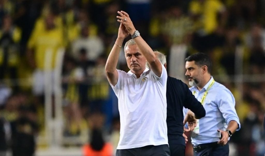Jose Mourinho, Fenerbahçe ile bir birincisi yaşadı!