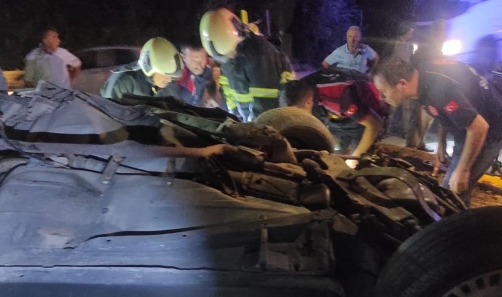 Karabük’te araba yoldan çıkıp takla atarak aykırı döndü: 5 yaralı