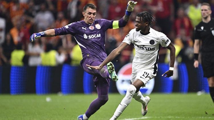 Muslera’nın Virginius’a tekmesi dünya basınında: Doruktaki kusursuz günleri tükeniyor! Yakışmayan hareket