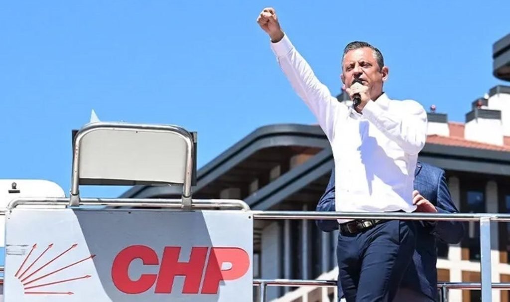 Özgür Özel, Fıstık Mitingi’nde: ‘Çare iktidara ricada bulunmakta değil…’