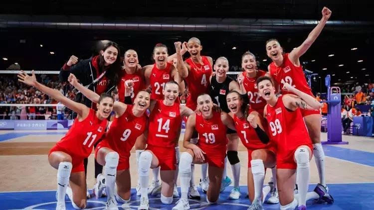 PARİS 2024 VOLEYBOL ÇEYREK FİNAL MAÇ PROGRAMI || Bugün kimin voleybol maçı var, ne vakit, saat kaçta? Paris Olimpiyatları voleybol maçları hangi kanalda?